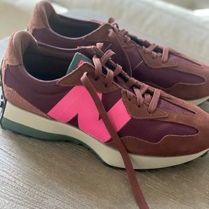 New Balance 327 mens shoes size 8.5